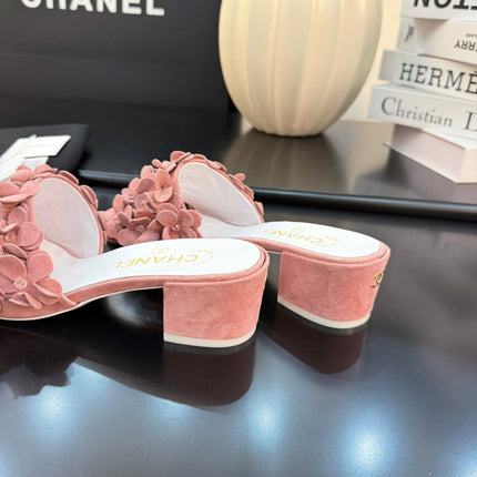 MID HEEL 45 MM MULE IN PEACH PINK SUEDE