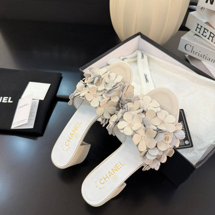 MID HEEL 45 MM MULE IN WHITE CALFSKIN