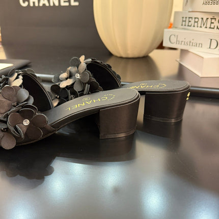 MID HEEL 45 MM MULE IN BLACK CALFSKIN