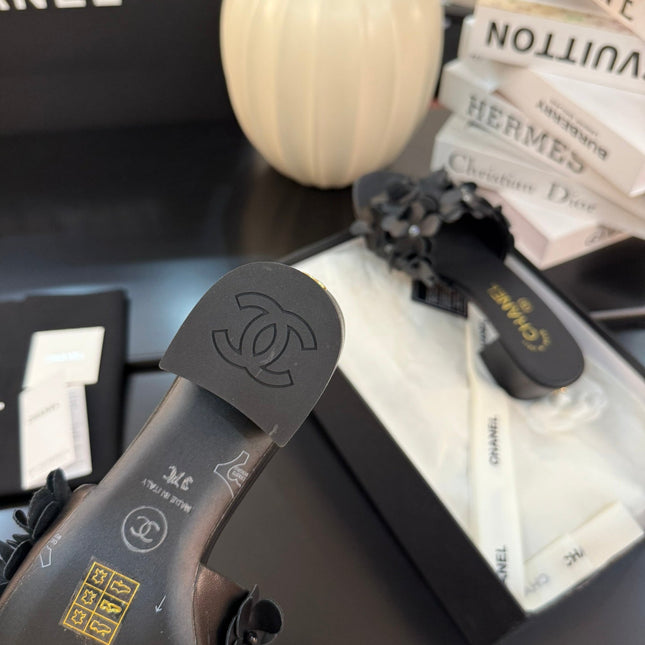 MID HEEL 45 MM MULE IN BLACK CALFSKIN