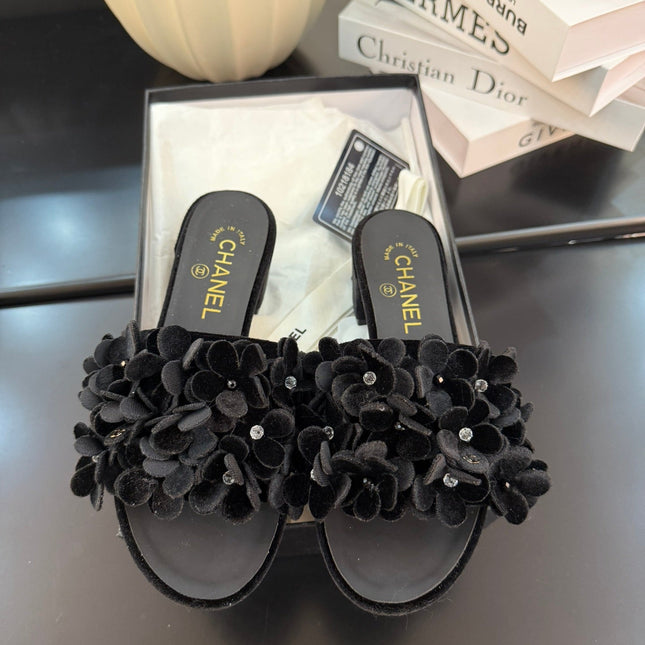 MID HEEL 45 MM MULE IN BLACK VELVET