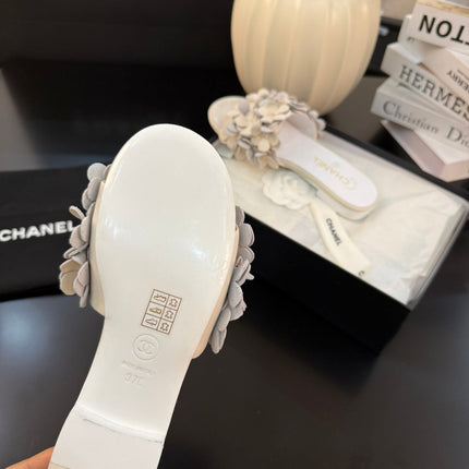 FLAT MULE 15 MM IN PALE GRAY CALFSKIN