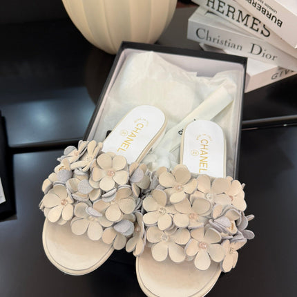 FLAT MULE 15 MM IN PALE GRAY CALFSKIN