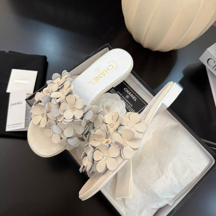 FLAT MULE 15 MM IN PALE GRAY CALFSKIN