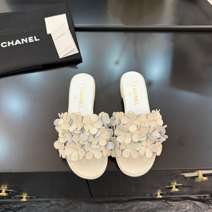 FLAT MULE 15 MM IN PALE GRAY CALFSKIN