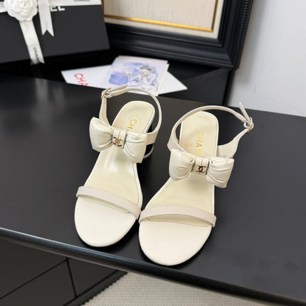 MID HEEL SANDALS IN WHITE CALFSKIN WITH BOW