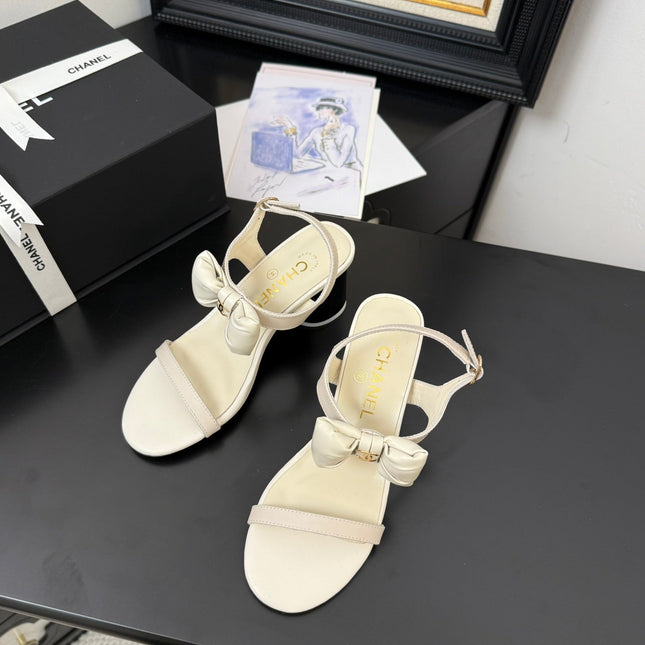 MID HEEL SANDALS IN WHITE CALFSKIN WITH BOW