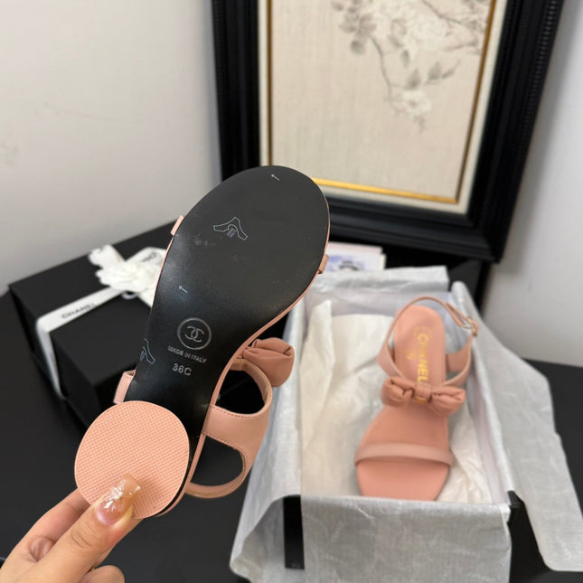 MID HEEL 45 MM SANDALS IN PEACH PINK CALFSKIN