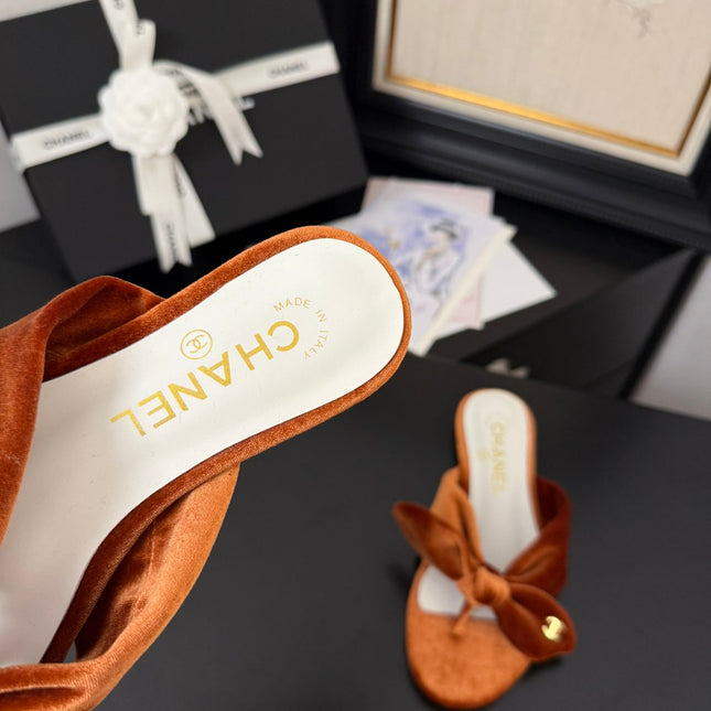 CC 25C Thong Sandal Bow Pumpkin Velvet fabric 233565