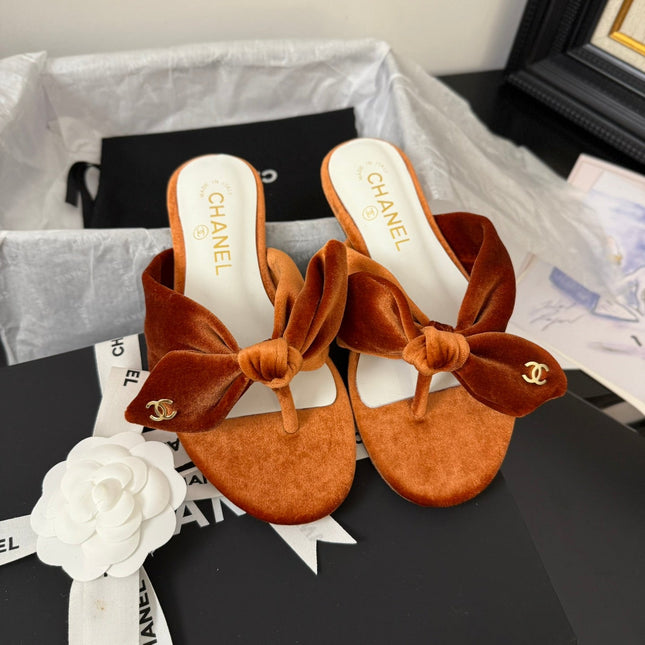 CC 25C Thong Sandal Bow Pumpkin Velvet fabric 233565