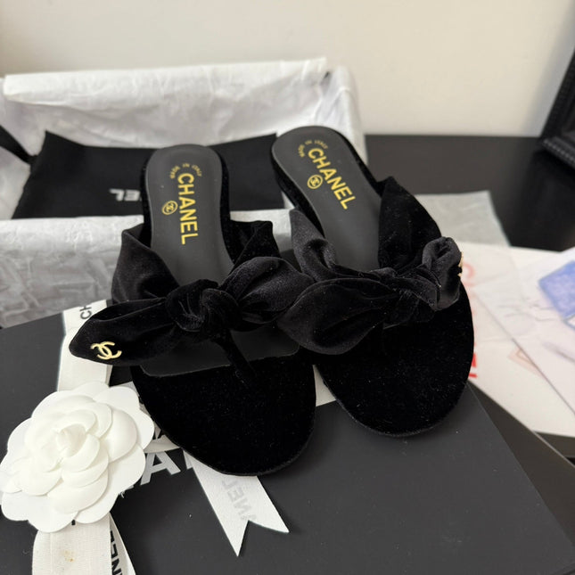 CC 25C Thong Sandal Bow Black Velvet fabric 233564