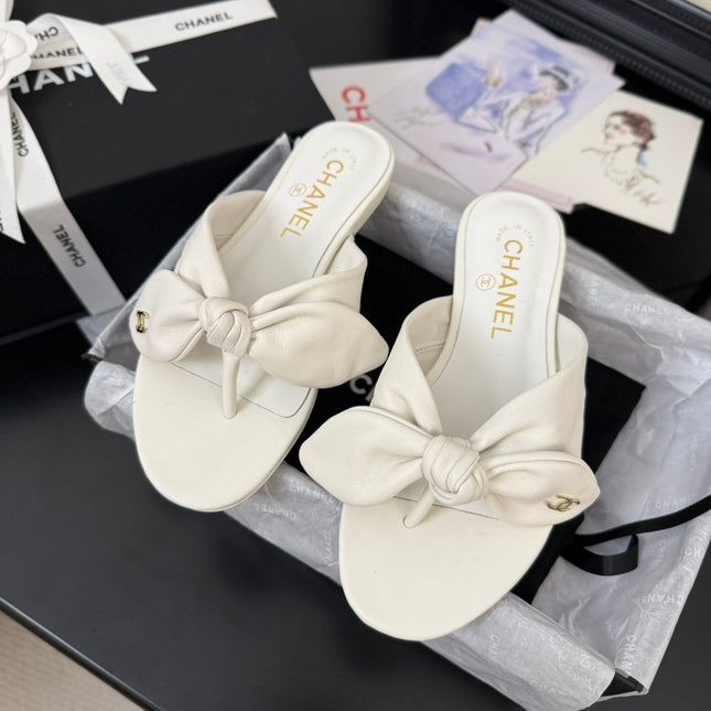 CC 25C Thong Sandal Bow White Lambskin 233563