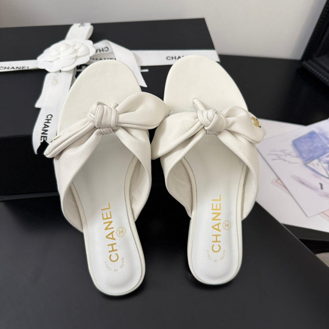 CC 25C Thong Sandal Bow White Lambskin 233563