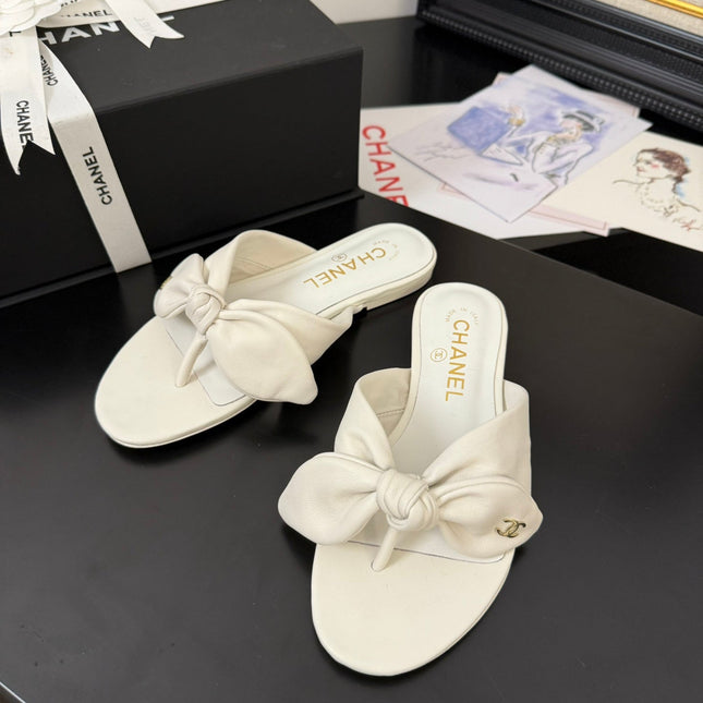 CC 25C Thong Sandal Bow White Lambskin 233563