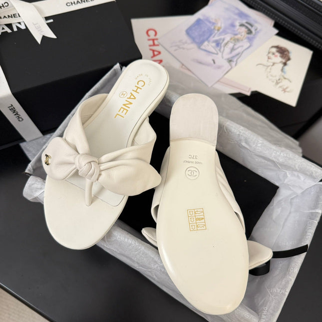 CC 25C Thong Sandal Bow White Lambskin 233563