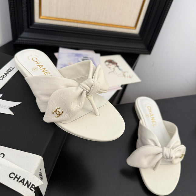 CC 25C Thong Sandal Bow White Lambskin 233563