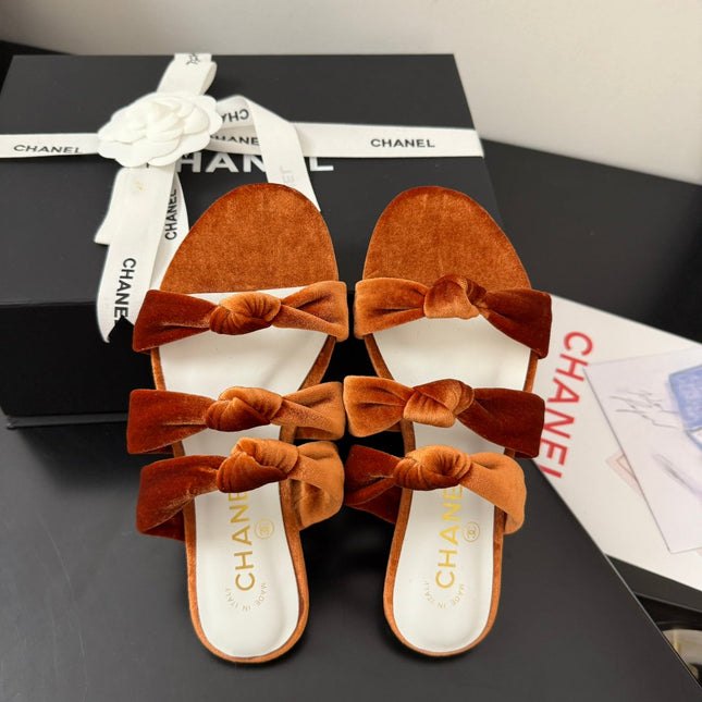 CC 25C Three Strap Mule Pumpkin Velvet fabric 233560