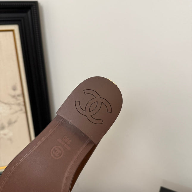 CC 25C Moccasins Brown Patent Leather