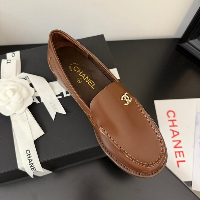 CC 25C Moccasins Brown Patent Leather