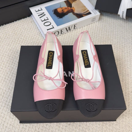FLAT MARY JANE PUMPS IN BABY PINK LAMBSKIN MIX BLACK FABRIC