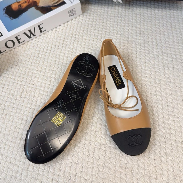 FLAT MARY JANE PUMPS IN DIJON YELLOW LAMBSKIN MIX BLACK FABRIC