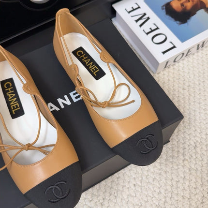 FLAT MARY JANE PUMPS IN DIJON YELLOW LAMBSKIN MIX BLACK FABRIC