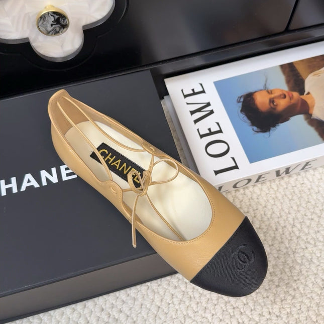 FLAT MARY JANE PUMPS IN SUN YELLOW LAMBSKIN MIX BLACK FABRIC