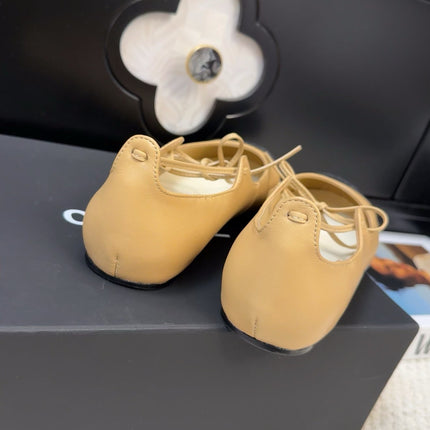 FLAT MARY JANE PUMPS IN SUN YELLOW LAMBSKIN MIX BLACK FABRIC