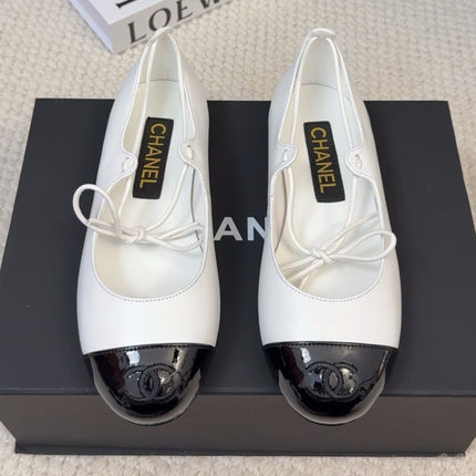 FLAT MARY JANE PUMPS IN WHITE MIX BLACK LAMBSKIN