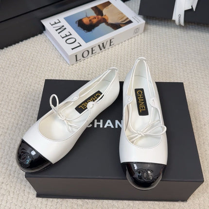 FLAT MARY JANE PUMPS IN WHITE MIX BLACK LAMBSKIN