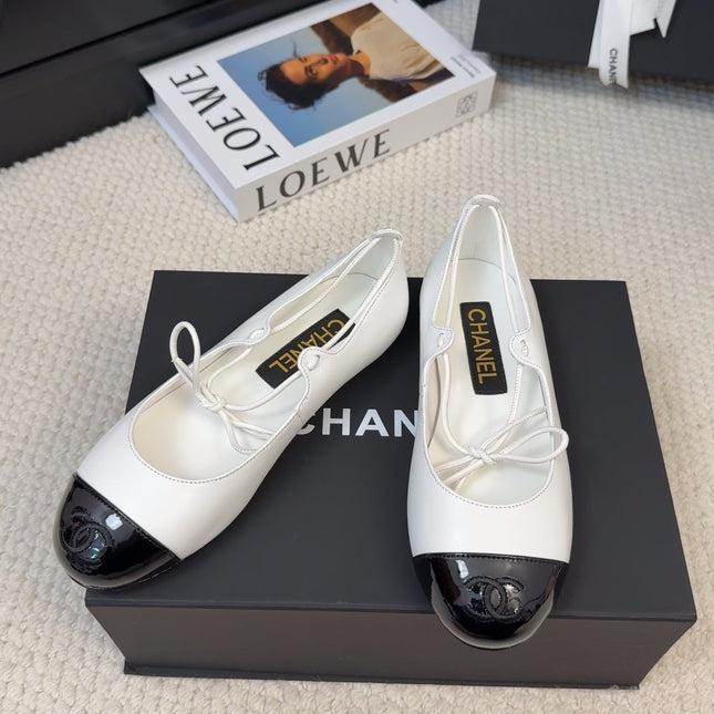 FLAT MARY JANE PUMPS IN WHITE MIX BLACK LAMBSKIN