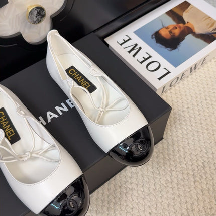 FLAT MARY JANE PUMPS IN WHITE MIX BLACK LAMBSKIN