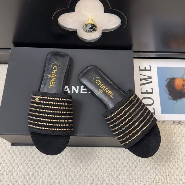 FLAT SLIDE IN BLACK SUEDE WITH CRYSTALS