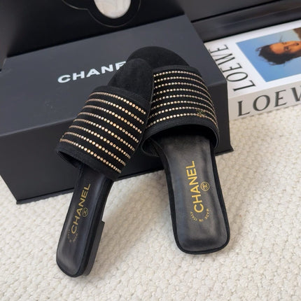 FLAT SLIDE IN BLACK SUEDE WITH CRYSTALS