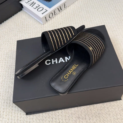 FLAT SLIDE IN BLACK SUEDE WITH CRYSTALS