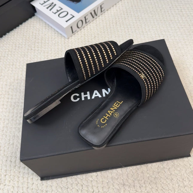 FLAT SLIDE IN BLACK SUEDE WITH CRYSTALS