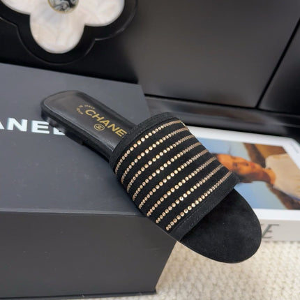 FLAT SLIDE IN BLACK SUEDE WITH CRYSTALS