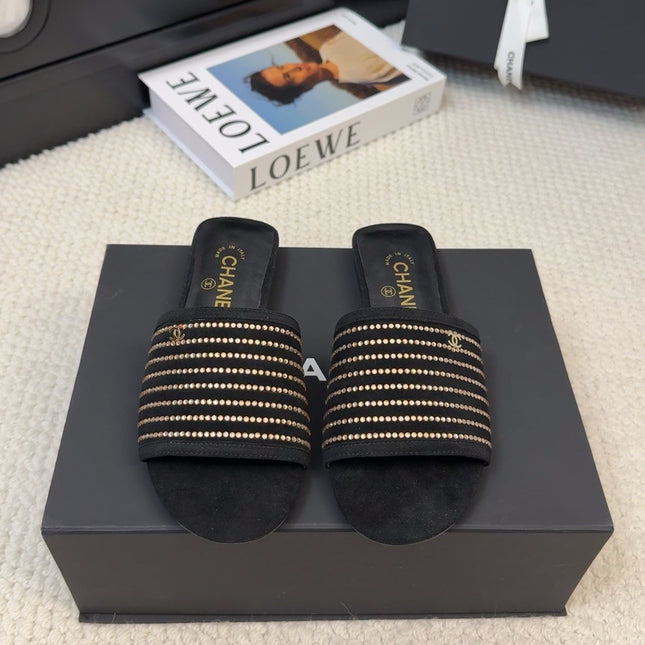 FLAT SLIDE IN BLACK SUEDE WITH CRYSTALS