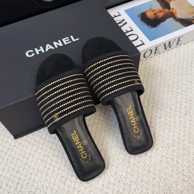 FLAT SLIDE IN BLACK SUEDE WITH CRYSTALS