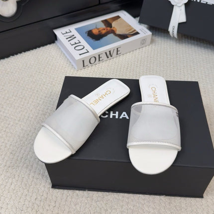 FLAT SLIDE IN WHITE MESH AND SUEDE