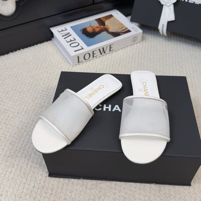 FLAT SLIDE IN WHITE MESH AND SUEDE