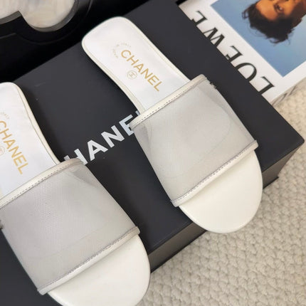 FLAT SLIDE IN WHITE MESH AND SUEDE