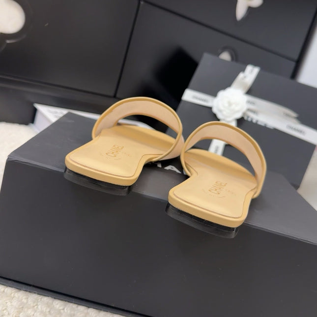 FLAT SLIDE IN FLAX YELLOW MESH AND SUEDE