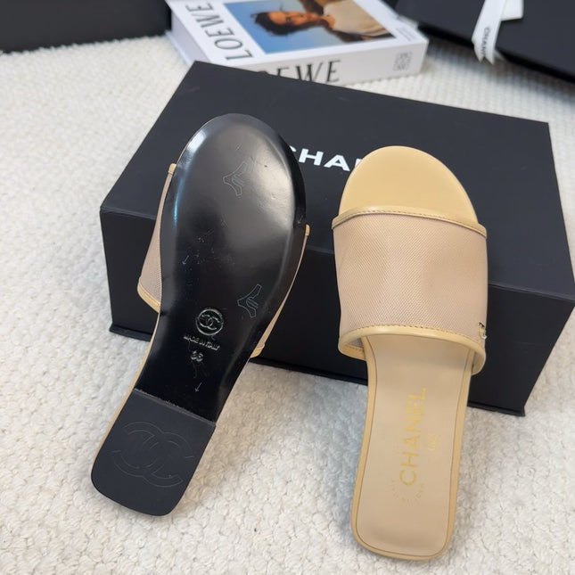 FLAT SLIDE IN FLAX YELLOW MESH AND SUEDE