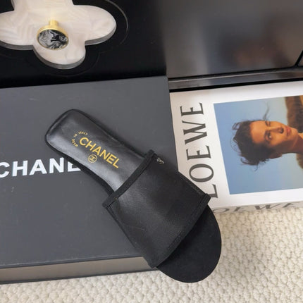 FLAT SLIDE IN BLACK MESH AND SUEDE