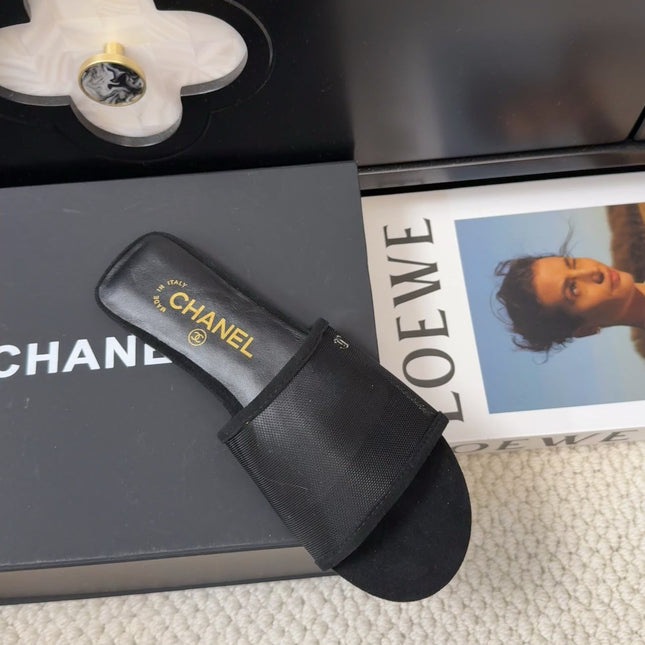 FLAT SLIDE IN BLACK MESH AND SUEDE