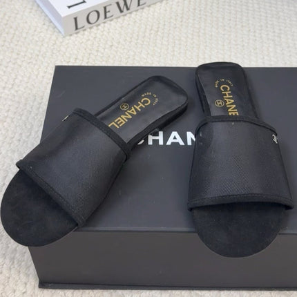 FLAT SLIDE IN BLACK MESH AND SUEDE