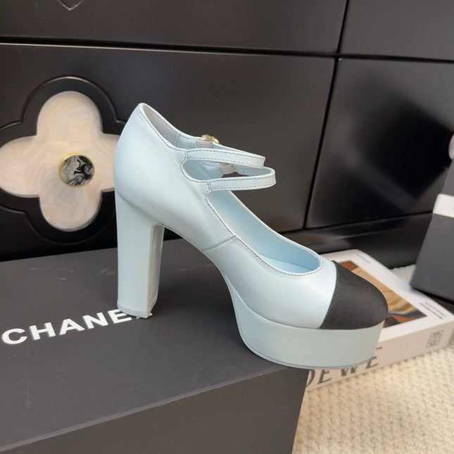 FLATFORM SANDAL IN LIGHT BLUE CALFSKIN AND BLACK FABRIC