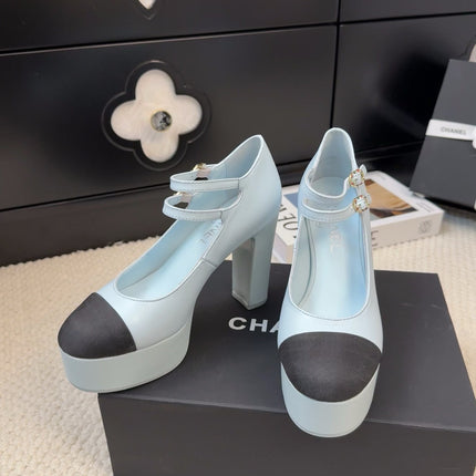 FLATFORM SANDAL IN LIGHT BLUE CALFSKIN AND BLACK FABRIC