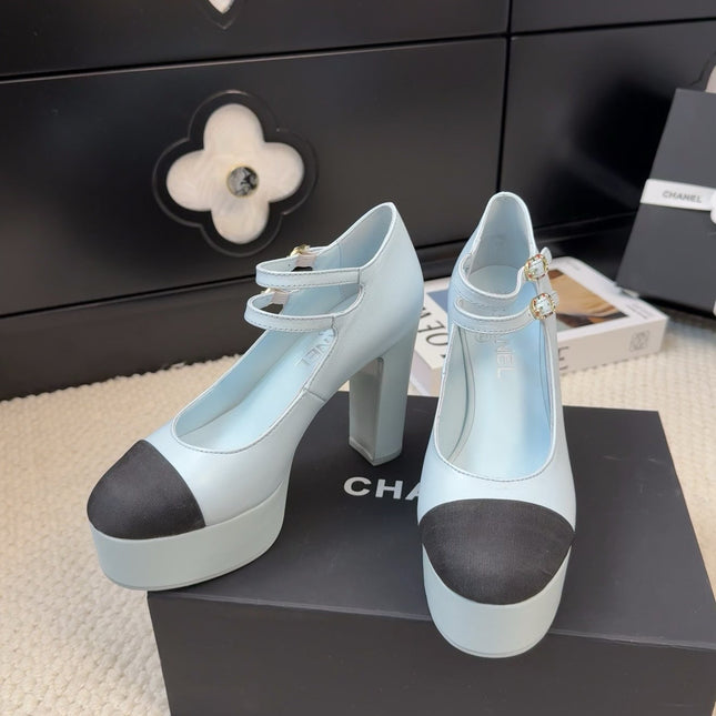 FLATFORM SANDAL IN LIGHT BLUE CALFSKIN AND BLACK FABRIC